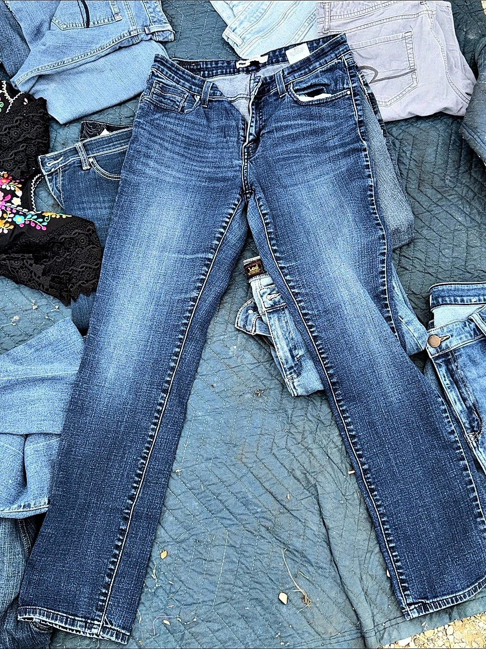 Levi's mid rise Skinny Jeans size 10